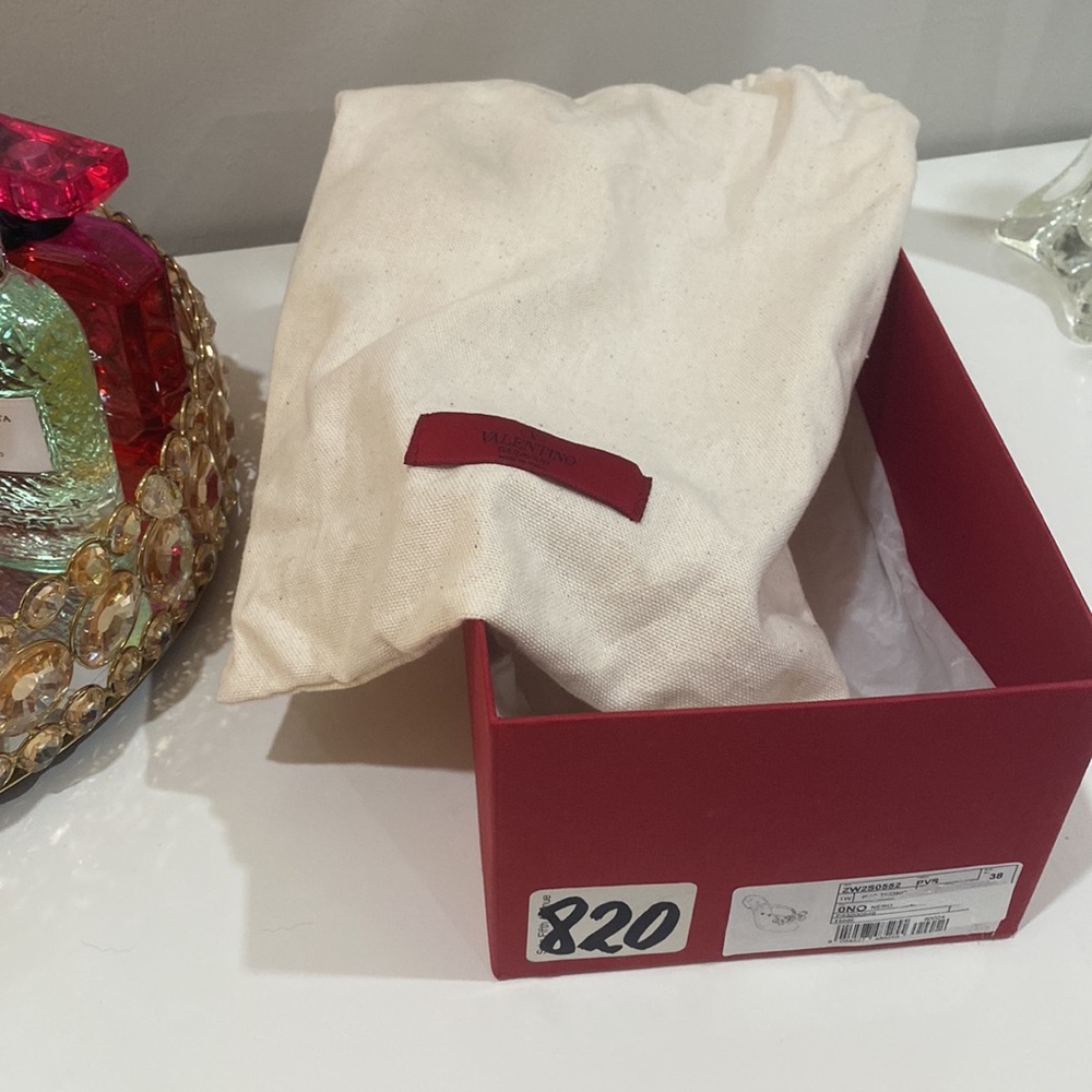 Valentino jelly rock stud sandals comes with box and dust bag - Picture 4 of 5